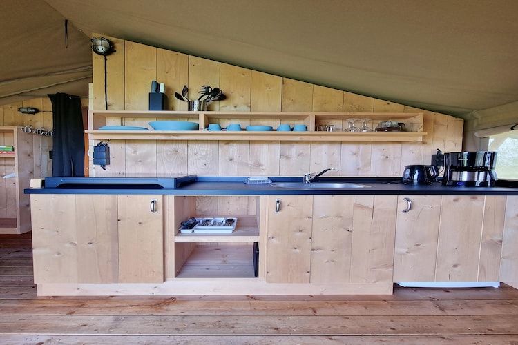 Sfeerbeeld van Luxe glamping met badkamer 3 in De Veenhoop